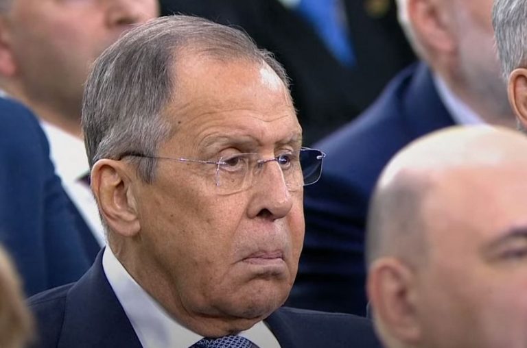 Лавров: Подновяват се тристранните преговори за Украйна