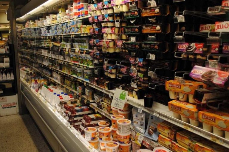 КЗП проверява на какви цени веригите купуват българска продукция