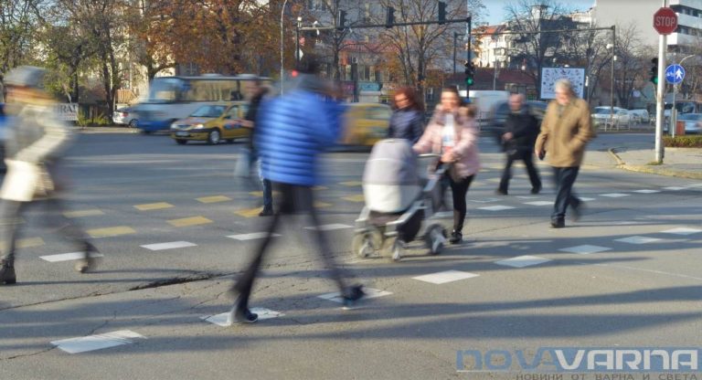 Шофьор блъсна пешеходец край бул. „Левски“ във Варна и избяга