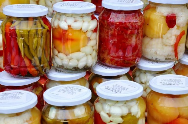 Зимнината носи икономия, удобство и вкус на лятото в буркан