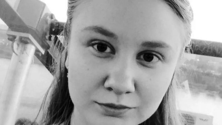 Майката на починала лаборантка в Сибир оспорва версията за чумна зараза