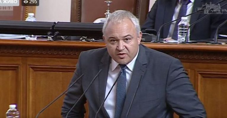 МВР разследва връзка между фалшивите бомбени сигнали и полетите на Пеевски