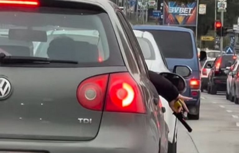 Полицията във Варна установи мъжа, размахвал играчка пистолет от автомобил в движение