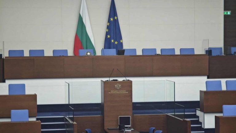 Депутатите отхвърлиха предложението за по-високи заплати в здравеопазването