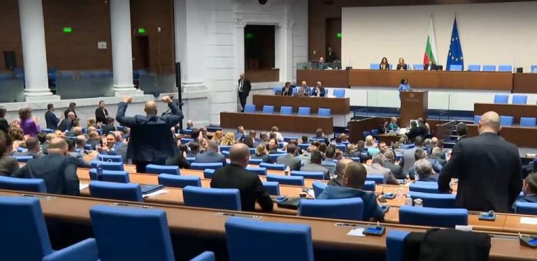 Удостоверенията за електронна идентичност стават безплатни, овластяването се дигитализира