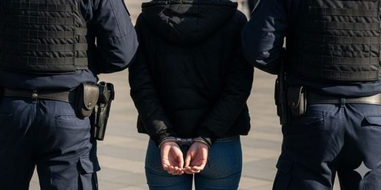 Варненската полиция задържа две жени, предали доброволно метамфетамин и марихуана