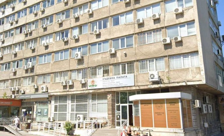 Районен съд – Варна осъди 27-годишна жена условно за грабеж във „Владислав Варненчик“