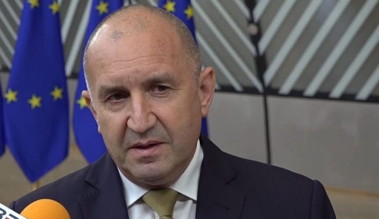 Минималната заплата през 2027 г. се предлага да бъде 660 евро