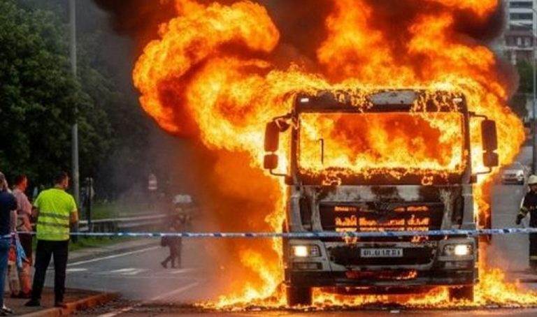 Тир изгоря на АМ „Тракия“ край Сливен, движението към Бургас е затруднено