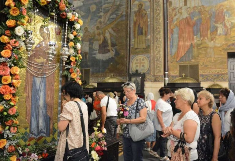 Православната църква почита Свети апостол и дякон Филип